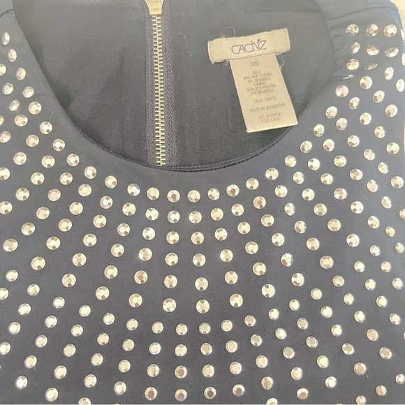 CACHE Top
Size XS color‎ Navy - Picture 3 of 5